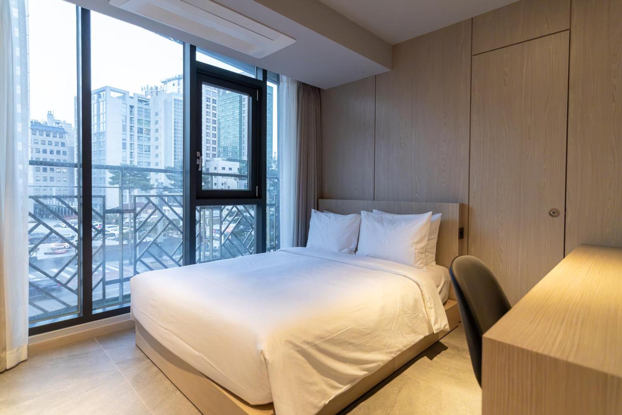 Homes Red Myeongdong Khách sạn