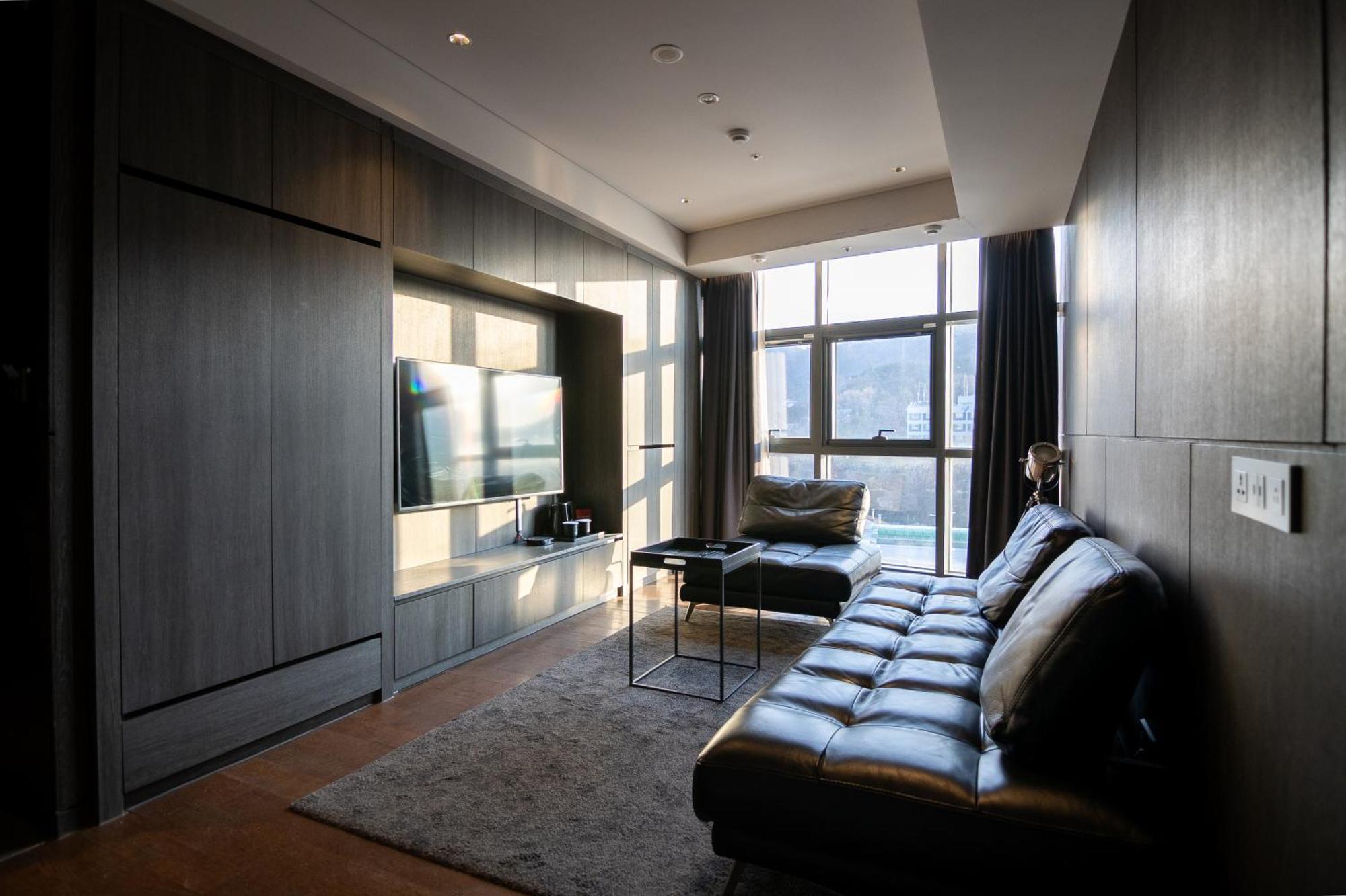 Khách sạn Homes Red Myeongdong 4*