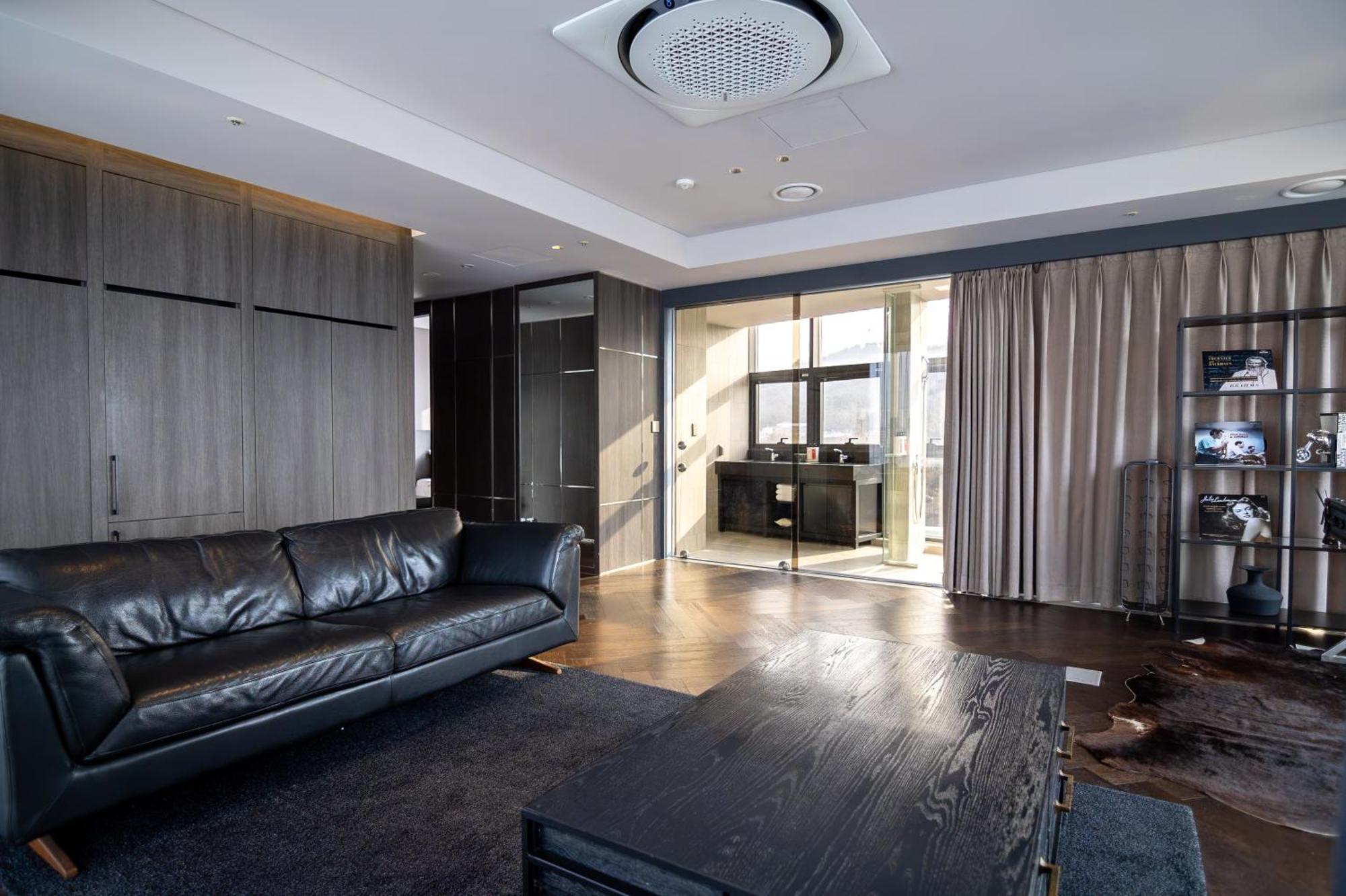 Homes Red Myeongdong 4*